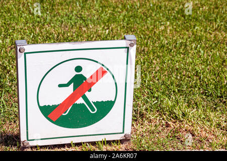 Barcelona Spanien,Katalonien Parc de Montjuic,Gras abstellen,grafisches Schildersymbol,ES190823051 Stockfoto