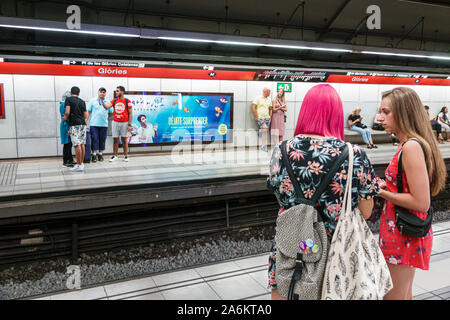 Barcelona Spanien, Katalonien Catalunya, Transports Metropolitans de Barcelona TMB, Metro, U-Bahn, öffentliche Verkehrsmittel, Schnellverkehr, Glories Station, Platfor Stockfoto