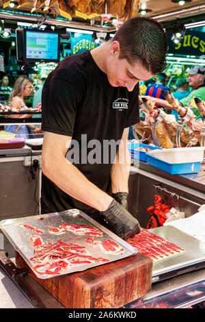 Barcelona Spanien, Katalonien Ciutat Vella, Barri Gotic, La Rambla, Mercat de la Boqueria, öffentlicher Markt, Verkaufsstand, Wurstwaren, iberischer Schinken, Cured mea Stockfoto