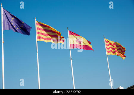 Tarragona Spanien Hispanic Catalonia Flaggen,Senyera,Europäische Union,ES190825134 Stockfoto