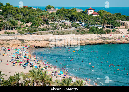 Tarragona Spanien, lateinamerikanisches Latino, Katalonien, Mittelmeer-Wasser, Aussichtspunkt, Aussichtspunkt, Aussichtspunkt, Platja del Miracle, Strände, Sonnenanbeter Stockfoto