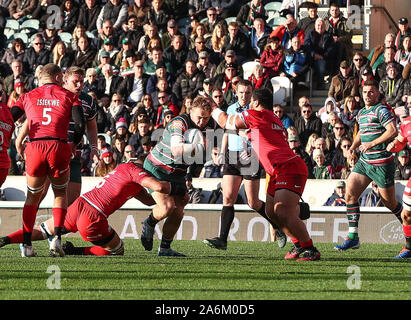 Leicester, Großbritannien. 27 Okt, 2019. English Premiership Rugby, Tiger gegen Sarazenen; Joe Heyes auf die Gebühr für die Tiger-redaktionelle Verwendung Credit: Aktion Plus Sport Bilder/Alamy leben Nachrichten Stockfoto