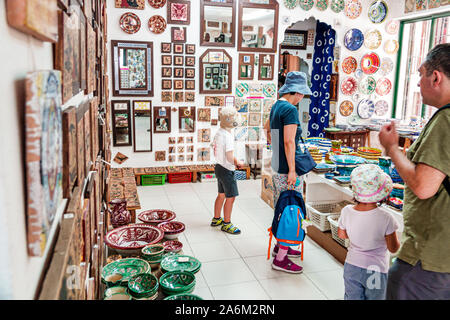 Valencia Spanien, lateinamerikanisches Latino, Ciutat Vella, Altstadt, historisches Zentrum, Plaza Miracle del Mocadoret, Artesania Yuste, Kunsthandwerk, Geschäfte, Shopping Sho Stockfoto