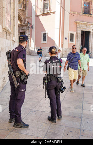 Valencia Spanien, lateinamerikanisches Latino, Ciutat Vella, Altstadt, Altstadt, Plaza del Palau, Platz des Erzbischofs, Policia Autonomica Valenciana, Loca Stockfoto