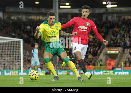 Norwich, UK. 26 Okt, 2019. Ben Gottfried von Norwich City und Mason Greenwood von Manchester United in der Premier League Match zwischen Norwich City und Manchester United an der Carrow Road am 27. Oktober 2019 in Norwich, England. (Foto von Matt Bradshaw/phcimages.com) Credit: PHC Images/Alamy leben Nachrichten Stockfoto