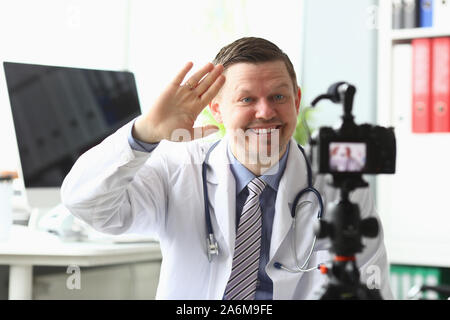 Freudige männlicher Arzt Stockfoto