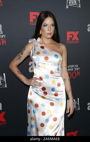 Oktober 26, 2019, Los Angeles, CA, USA: LOS ANGELES - Okt 26: Halsey an der ''American Horror'' 100 Episode Feier am Hollywood Forever Friedhof am 26. Oktober 2019 in Los Angeles, CA (Credit Bild: © Kay Blake/ZUMA Draht) Stockfoto