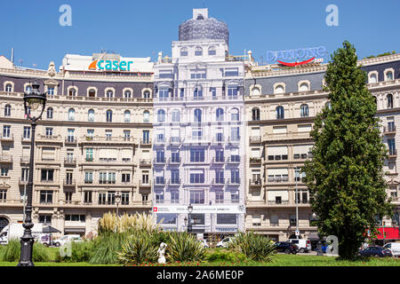 Barcelona Spanien, Catalonia Plaza de Francesc Macia, Edifici Ferrer-Gebäude, 1935, Beaux Art-Architektur, von Josep Rodriguez i Lloveras, Fassade, sem Stockfoto