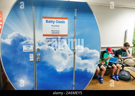 Fort Ft. Lauderdale Florida, Fort Lauderdale-Hollywood International Airport FLL, Terminal 2, innen, Babyoase, stillender, pumpender Privatkiosks, FL190 Stockfoto