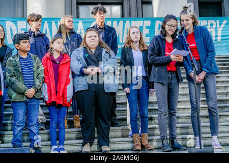 Kanadische Jugend Datei charter Klage gegen die Bundesregierung für das Beitragen zu den gefährlichen Klimawandel, Vancouver, British Columbia, Kanada Stockfoto