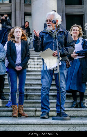 Kanadische Jugend Datei charter Klage gegen die Bundesregierung für das Beitragen zu den gefährlichen Klimawandel, Vancouver, British Columbia, Kanada Stockfoto