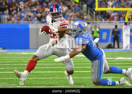 Detroit, USA. 27 Okt, 2019. New York Giants RB Saquon Barkley (26) verläuft außerhalb nach Detroit Lions LB Devon Kennard (42) Während der NFL Spiel zwischen den New York Giants und Detroit Lions am 27. Oktober 2019 im Ford Field in Detroit, MI (Foto von Allan Dranberg/Cal Sport Media) Credit: Cal Sport Media/Alamy Leben Nachrichten umgehen Stockfoto