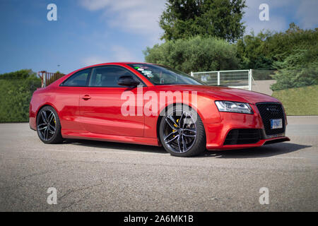 MONTMELO, SPANIEN - 29. SEPTEMBER 2019: Audi RS5 Coupé auf den Straßen der Stadt Stockfoto