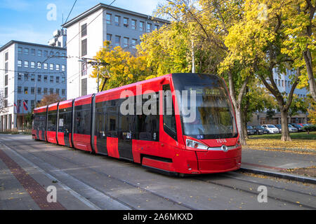 Öffentliche Verkehrsmittel Tram in Bratislava, Slowakei. Stockfoto