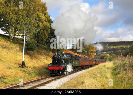 78022 Ansätze Oakworth auf der Keighley & Worth Valley Railway. Stockfoto