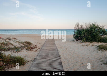 MURAVERA SARDINIEN/OKTOBER 2019: Den herrlichen Sandstrand der Costa Rei, im Süden von Sardinien Stockfoto