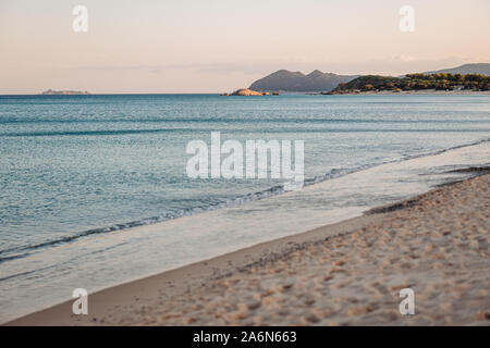 MURAVERA SARDINIEN/OKTOBER 2019: Den herrlichen Sandstrand der Costa Rei, im Süden von Sardinien Stockfoto