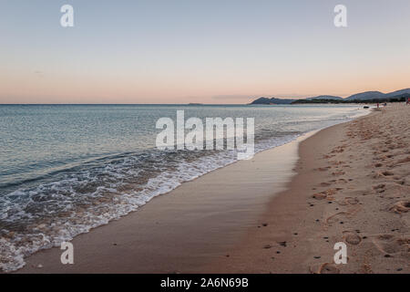 MURAVERA SARDINIEN/OKTOBER 2019: Den herrlichen Sandstrand der Costa Rei, im Süden von Sardinien Stockfoto