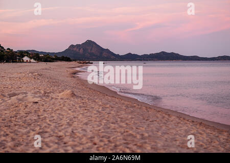 MURAVERA SARDINIEN/OKTOBER 2019: Den herrlichen Sandstrand der Costa Rei, im Süden von Sardinien Stockfoto