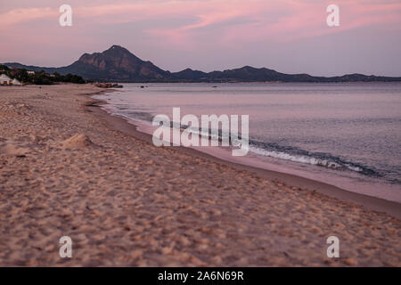 MURAVERA SARDINIEN/OKTOBER 2019: Den herrlichen Sandstrand der Costa Rei, im Süden von Sardinien Stockfoto