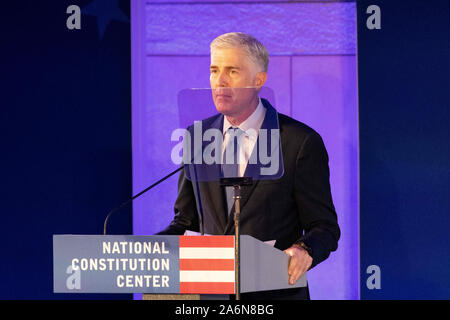 Philadelphia, Pennsylvania, USA. 27 Okt, 2019. Mitarbeiter des Obersten Gerichtshofes, NEIL M GORSUCH am National Constitution Center in Philadelphia Pa Credit: Ricky Fitchett/ZUMA Draht/Alamy leben Nachrichten Stockfoto