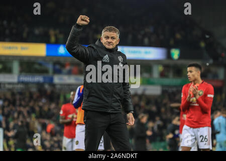 27. Oktober 2019, Carrow Road, Norwich, England, Premier League, Norwich City v Manchester United: Ole Gunnar Solskjær Manager von Manchester United feiert Manchester United 1-3 gewinnen Quelle: Mark Cosgrove/News Bilder Stockfoto