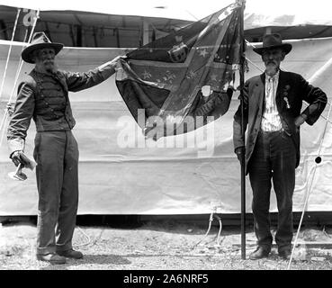 Konföderierten Reunion: Battle Flags des Krieges zwischen den Staaten Ca. 1917 Stockfoto