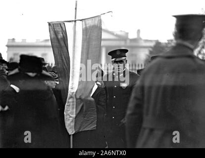 Frau Wahlrecht Bewegung - die Frau, die Suffragetten, die von der Polizei verhaftet. 1918 - Washington D.C. Stockfoto