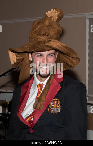 FULLERTON, LOS ANGELES, Kalifornien - 25. Oktober 2019: "Die Zauberer Beer Festival", das ist ein Harry Potter themed Party. Von Rock Star Bier gesponsert Stockfoto