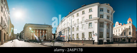 Tallinn, Estland - 2. Juli 2019: soprus Cinema Gebäude im sonnigen Sommerabend. Panorama, Panoramaaussicht. Stockfoto