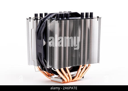 Moderne leistungsfähige CPU-Kühler mit heat-Pipes und Ventilator für mew Prozessoren der 9. Generation Stockfoto