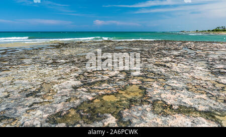 Die Farben und die Atmosphäre der Apulien Meer. Italien. Stockfoto