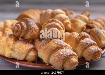 Hausgemachte cookies Bagels von hüttenkäse Teig Nahaufnahme Stockfoto