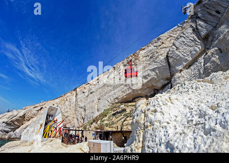 Israel, Rosh Hanikra, (lit Leiter der Grotten) an der Küste des Mittelmeeres gelegen, im westlichen Galiläa in der Nähe der Grenze zum Libanon. Th Stockfoto