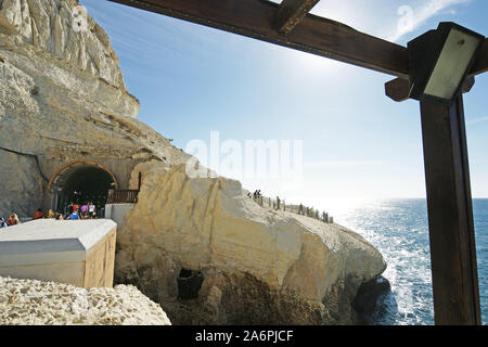 Israel, Rosh Hanikra, Leiter der Grotten ist eine geologische Formation an der Küste des Mittelmeeres gelegen, im westlichen Galiläa in der Nähe der Borde Stockfoto