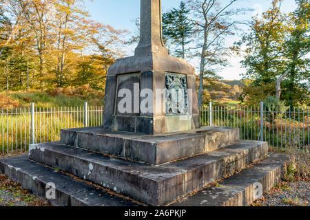 Denkmal für die Hon Philip TPAGE600 Howard von der Welsh Guards - über Loch Shiel - Acharacle, Dalelia, Schottland Stockfoto