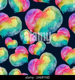 Mehrfarbige aquarell Herzen nahtlose Muster in Rainbow Stockfoto