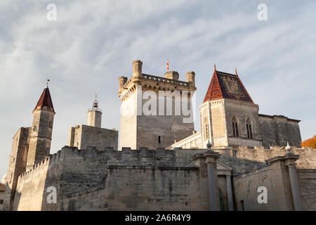 Frankreich, Languedoc-Roussillon, Uzès, "Le Duche "Der Palast der herzoglichen Familie. Stockfoto