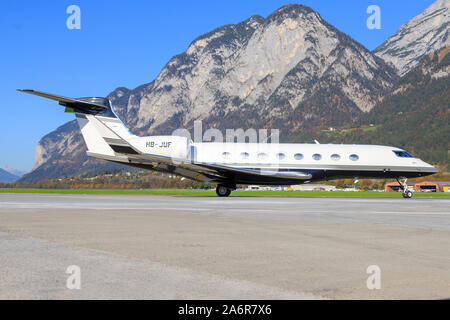 Innsbruck/Österreich vom 26. Oktober 2019: Gulfstream G650 Swiss Jet an InnsbruckAirport. Stockfoto