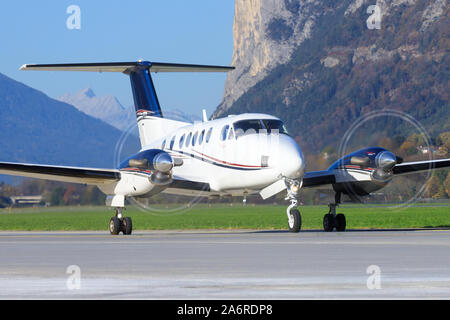 Innsbruck/Österreich vom 26. Oktober 2019: King Air am Flughafen Innsbruck. Stockfoto