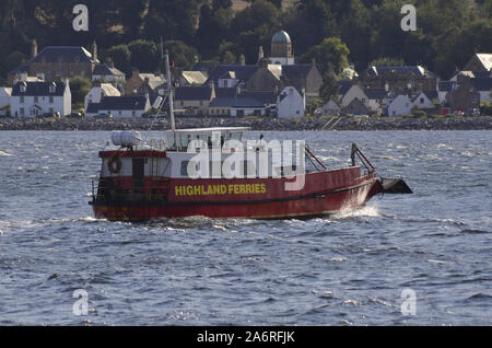 Die kleine Autofähre, die über den Cromarty Firth von Nigg zu Cromarty der Black Isle von Schottland Großbritannien betreibt Stockfoto