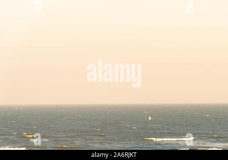 Meer vom Tramandai City Beach, RS, Brasilien. Mit Stränden in Rio Grande do Sul an der Küste von Rio Grande do Sul, die nach Gemeinden aufgelistet sind, Stockfoto