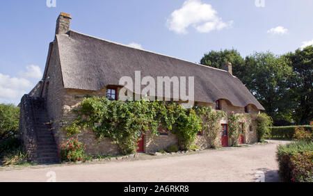 Reetdachhaus Kerhinet, Bretagne Stockfoto