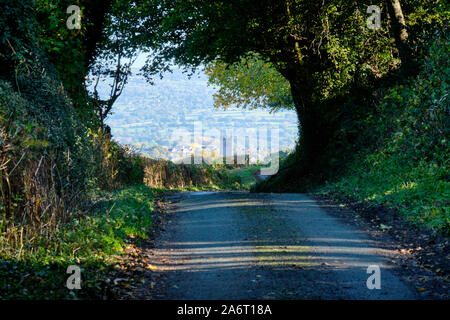 Blick zurück entlang der mittleren Holz Road, in Richtung Ludlow, Shropshire Stockfoto