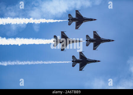 Usaf Thunderbirds am Great Pacific air show Flying Stockfoto