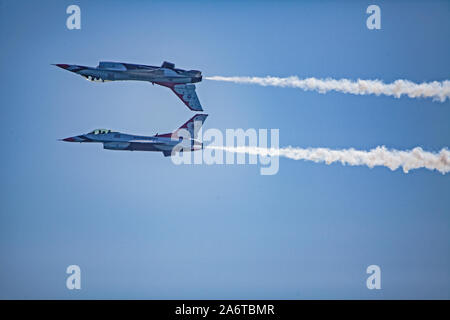 Usaf Thunderbirds am Great Pacific air show Flying Stockfoto