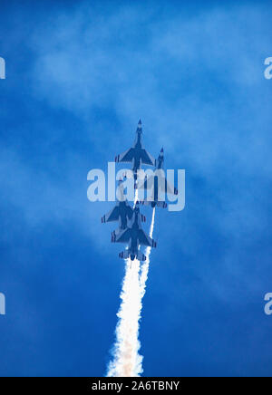 Usaf Thunderbirds am Great Pacific air show Flying Stockfoto