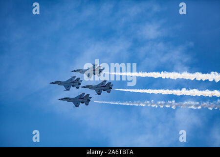 Usaf Thunderbirds am Great Pacific air show Flying Stockfoto
