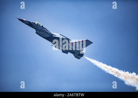 Usaf Thunderbirds am Great Pacific air show Flying Stockfoto