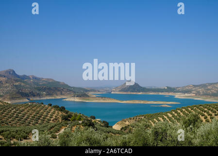 Ende Sommer niedrige Wasserstände. Iznajar Reservoir, Andalusien. Spanien Stockfoto